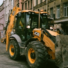Где VIN-номер экскаватора JCB